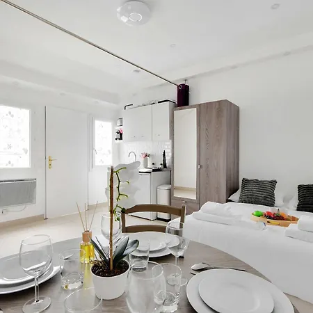 Apartamento Charming For 2 - Near Voltaire & 11th Arr Town Hall, Paris
